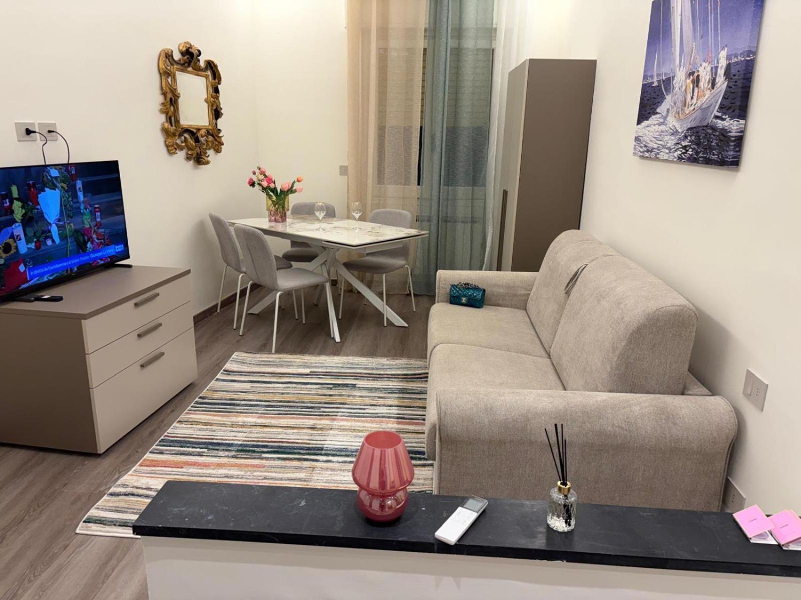 Welcome Riviera-mazzini 30 Ristrutturato Aprile 2025- Bagno E Arredamenti Nuovi- Centralissimo A 100 M Dalle Spiaggie - Vicinissimo A Ristoranti Bar Supermercati La Scelta Ideale Per Un Perfetto Parcheggio A 15 Euro Al Giorno, Da Prenotare * Rapallo